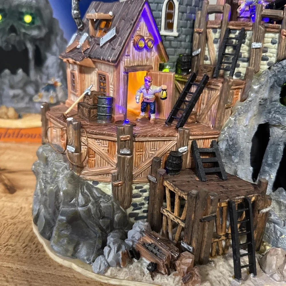 Pumpkin Hollow Isle of Doom Lighthouse Box HUGE Animated Lights Sound Halloween
